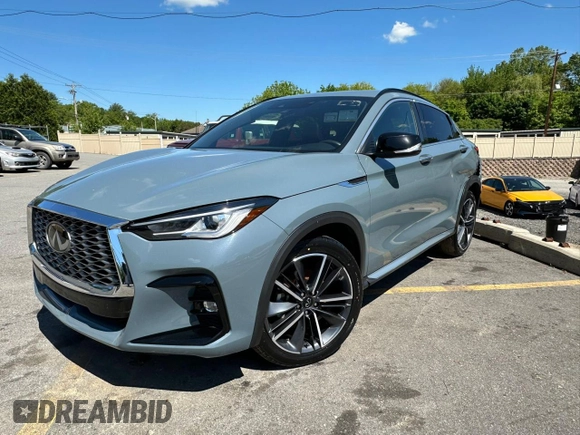2024 Infiniti QX55 Luxe z VIN 3PCAJ5JR6RF109217, wystawiony jako Copart lot #58733135 z przebiegiem 24 412 mil mil oraz Nie do naprawy. Historia ofert i sprzedaży dostępna na DreamBid. Obrazek 1.
