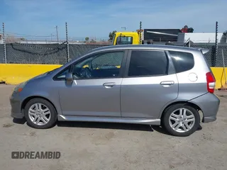 2008 Honda Fit Sport with VIN JHMGD376X8S039790, listed as a IAAI auction lot 42083840 with 227,602 mi miles. Bid and sale history available at carsss.com. Image 15.