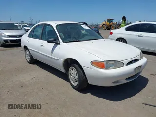 1997 Ford Escort LX z VIN 1FALP13P6VW331635, wystawiony jako IAAI lot #42338881 z przebiegiem 117 385 mil mil oraz . Historia ofert i sprzedaży dostępna na DreamBid. Obrazek 1.