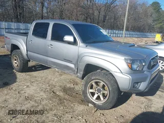2014 Toyota Tacoma with VIN 3TMLU4ENXEM147587, listed as a IAAI auction lot 41493027 with 160,207 mi miles. Bid and sale history available at carsss.com. Image 1.