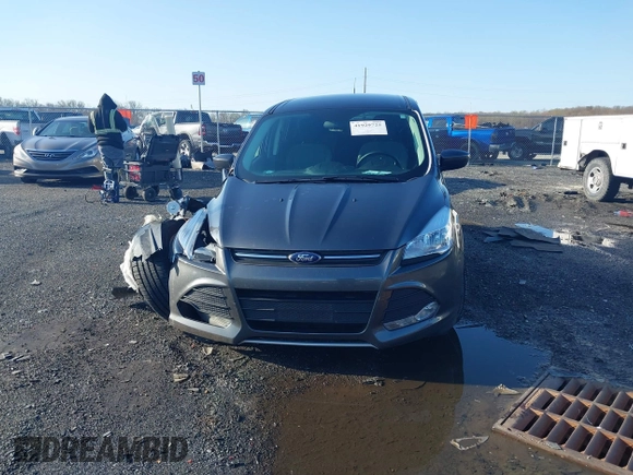 2016 Ford Escape SE with VIN 1FMCU9GX1GUB67636, listed as a IAAI auction lot 41929725 with 68,297 mi miles. Bid and sale history available at carsss.com. Image 12.