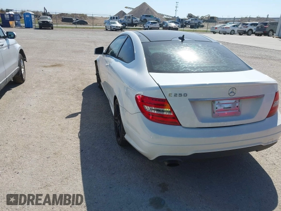2015 Mercedes-Benz C-Class C 250 with VIN WDDGJ4HB1FG403788, listed as a IAAI auction lot 40495537 with 129,832 mi miles. Bid and sale history available at carsss.com. Image 3.