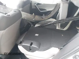 2022 Toyota RAV4 Hybrid XLE z VIN 4T3RWRFV7NU063922, wystawiony jako IAAI lot #42585891 z przebiegiem Nie podano mil oraz . Historia ofert i sprzedaży dostępna na DreamBid. Obrazek 8.