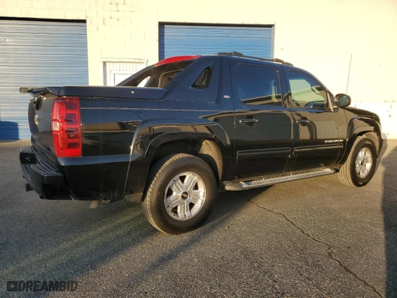 2011 Chevrolet Avalanche LT with VIN 3GNTKFE3XBG393895, listed as a Copart auction lot 77356884 with 187,213 mi miles and Clean Title. Bid and sale history available at carsss.com. Image 3.