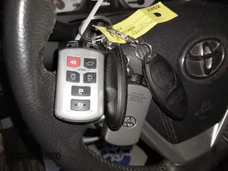 2017 Toyota Sienna SE with VIN 5TDXZ3DC5HS897285, listed as a IAAI auction lot 41448535 with 125,546 mi miles. Bid and sale history available at carsss.com. Image 11.