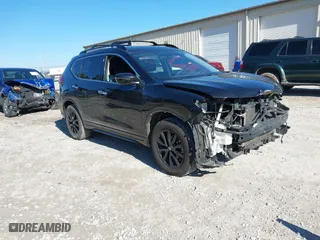 2017 Nissan Rogue SL with VIN 5N1AT2MT3HC878426, listed as a IAAI auction lot 41347573 with 186,126 mi miles. Bid and sale history available at carsss.com. Image 1.