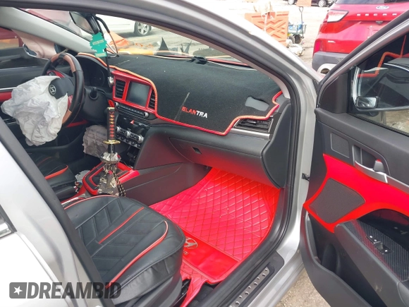 2020 Hyundai Elantra Value Edition z VIN 5NPD84LF5LH601655, wystawiony jako IAAI lot #40469963 z przebiegiem 58 932 mil mil oraz . Historia ofert i sprzedaży dostępna na DreamBid. Obrazek 5.