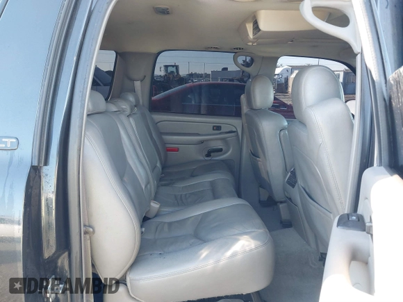 2004 Chevrolet Suburban Z71 z VIN 3GNFK16Z24G271294, wystawiony jako IAAI lot #41324576 z przebiegiem 247 229 mil mil oraz . Historia ofert i sprzedaży dostępna na DreamBid. Obrazek 8.