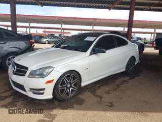 2014 Mercedes-Benz C 250 с VIN WDDGJ4HBXEG289823, выставлен на аукционе IAAI как лот 42344530 с пробегом 122 670 миль миль и . История ставок и продаж доступна на DreamBid. Изображение 17.
