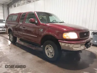 1998 Ford F-150 z VIN 1FTZX18W8WKA19037, wystawiony jako IAAI lot #40977819 z przebiegiem 137 119 mil mil oraz . Historia ofert i sprzedaży dostępna na DreamBid. Obrazek 1.