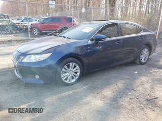 2013 Lexus ES 4dr Sdn with VIN JTHBK1GG1D2073589, listed as a IAAI auction lot 41773082 with 91,356 mi miles. Bid and sale history available at carsss.com. Image 2.