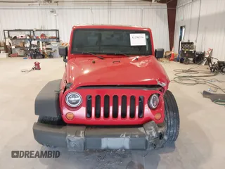 2008 Jeep Wrangler X z VIN 1J4FA24198L536584, wystawiony jako IAAI lot #42296536 z przebiegiem 74 599 mil mil oraz . Historia ofert i sprzedaży dostępna na DreamBid. Obrazek 13.
