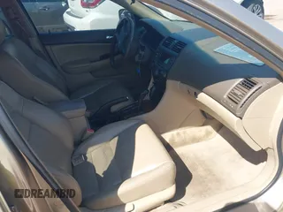 2006 Honda Accord EX-L z VIN 1HGCM56846A139760, wystawiony jako IAAI lot #42064391 z przebiegiem 280 722 mil mil oraz . Historia ofert i sprzedaży dostępna na DreamBid. Obrazek 5.