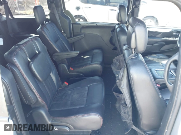 2019 Dodge Grand Caravan GT with VIN 2C4RDGEG5KR660425, listed as a IAAI auction lot 41896185 with 68,682 mi miles and . Bid and sale history available at DreamBid. Image 8.