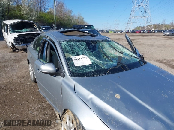 2013 Volvo S80 T6 with VIN YV1902AH1D1166710, listed as a IAAI auction lot 41994484 with 116,000 mi miles. Bid and sale history available at carsss.com. Image 6.
