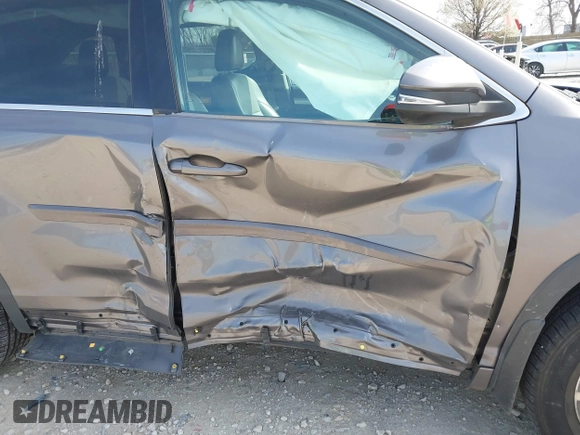2018 Toyota Highlander SE with VIN 5TDJZRFH8JS530792, listed as a IAAI auction lot 42054634 with 272,748 mi miles and . Bid and sale history available at DreamBid. Image 6.