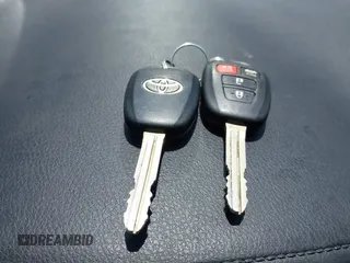 2018 Toyota Corolla L с VIN 5YFBURHE9JP843252, выставлен на аукционе IAAI как лот 42227460 с пробегом 33 576 миль миль и . История ставок и продаж доступна на DreamBid. Изображение 11.