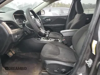 2017 Jeep Cherokee Latitude с VIN 1C4PJMCB8HW530810, выставлен на аукционе Copart как лот 49972505 с пробегом 149 723 миль миль и Списание • Salvage title. История ставок и продаж доступна на DreamBid. Изображение 7.