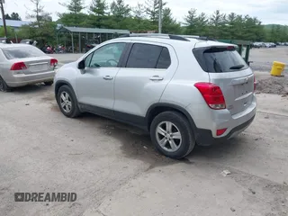 2019 Chevrolet Trax LT z VIN KL7CJLSB1KB961043, wystawiony jako IAAI lot #42227797 z przebiegiem 110 595 mil mil oraz . Historia ofert i sprzedaży dostępna na DreamBid. Obrazek 3.