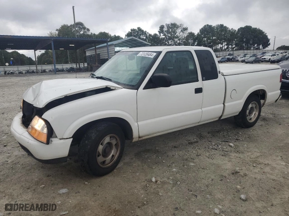 2001 GMC Sonoma SLS w/1SG Pkg with VIN 1GTCS19WX18124056, listed as a Copart auction lot 73120484 with 166,357 mi miles and Salvage Title. Bid and sale history available at carsss.com. Image 1.