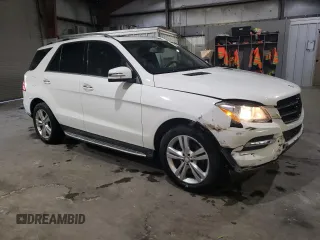 2015 Mercedes-Benz M ML 350 with VIN 4JGDA5HB2FA467081, listed as a Copart auction lot 43956725 with 172,701 mi miles and Salvage Title. Bid and sale history available at carsss.com. Image 4.