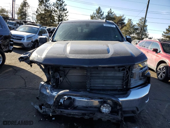 2020 Chevrolet Silverado 1500 LT with VIN 3GCUYDED1LG292402, listed as a Copart auction lot 44575375 with 33,714 mi miles and Salvage Title. Bid and sale history available at carsss.com. Image 5.