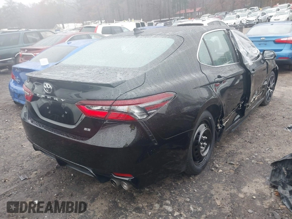 2023 Toyota Camry SE z VIN 4T1G11AK0PU809322, wystawiony jako IAAI lot #41056512 z przebiegiem 33 159 mil mil oraz . Historia ofert i sprzedaży dostępna na DreamBid. Obrazek 4.