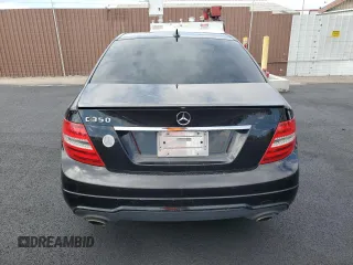 2012 Mercedes-Benz C 350 Sport z VIN WDDGF5HB1CF813547, wystawiony jako Copart lot #59611465 z przebiegiem 235 675 mil mil oraz Czysty tytuł • Clean title. Historia ofert i sprzedaży dostępna na DreamBid. Obrazek 6.