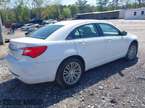 2014 Chrysler 200 LX with VIN 1C3CCBABXEN206344, listed as a IAAI auction lot 41956600 with 280,000 mi miles. Bid and sale history available at carsss.com. Image 4.