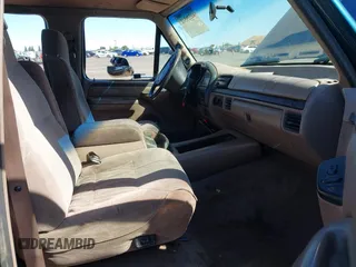 1996 Ford F-350 с VIN 1FTJW35F5TEA87189, выставлен на аукционе IAAI как лот 42228541 с пробегом 228 747 миль миль и . История ставок и продаж доступна на DreamBid. Изображение 5.