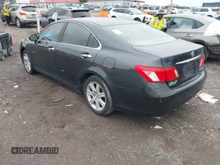 2008 Lexus ES 330 z VIN JTHBJ46G082196229, wystawiony jako IAAI lot #42241358 z przebiegiem 240 786 mil mil oraz . Historia ofert i sprzedaży dostępna na DreamBid. Obrazek 3.