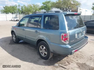 2008 Honda Pilot EX-L with VIN 5FNYF18728B021440, listed as a IAAI auction lot 41804713 with 135,786 mi miles. Bid and sale history available at carsss.com. Image 3.
