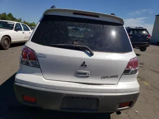 2003 Mitsubishi Outlander XLS with VIN JA4LX41G13U067239, listed as a Copart auction lot 64524374 with 218,346 mi miles and Clean Title. Bid and sale history available at carsss.com. Image 6.