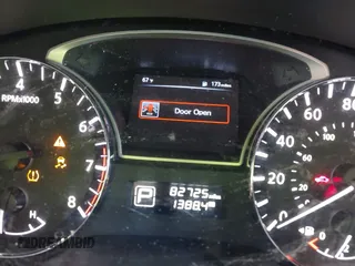 2015 Nissan Pathfinder S with VIN 5N1AR2MN2FC643352, listed as a IAAI auction lot 42065631 with 82,725 mi miles. Bid and sale history available at carsss.com. Image 7.