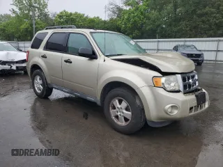 2012 Ford Escape XLT z VIN 1FMCU9DG1CKC74602, wystawiony jako Copart lot #57764325 z przebiegiem 153 872 mil mil oraz Szkoda całkowita • Salvage title. Historia ofert i sprzedaży dostępna na DreamBid. Obrazek 4.