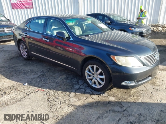 2008 Lexus LS LWB with VIN JTHGL46F885028568, listed as a IAAI auction lot 41615838 with 225,793 mi miles. Bid and sale history available at carsss.com. Image 1.