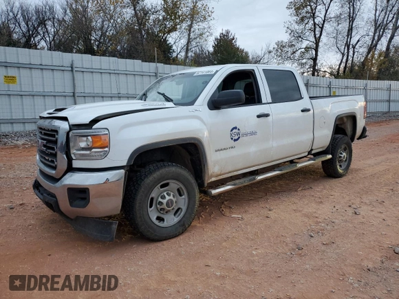 2018 GMC Sierra 2500HD z VIN 1GT12REY5JF232769, wystawiony jako Copart lot #82141064 z przebiegiem Nie podano mil oraz Szkoda całkowita • Salvage title. Historia ofert i sprzedaży dostępna na DreamBid. Obrazek 1.