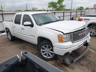 2008 GMC Sierra Denali z VIN 2GTEK638381328517, wystawiony jako IAAI lot #42074746 z przebiegiem 193 833 mil mil oraz . Historia ofert i sprzedaży dostępna na DreamBid. Obrazek 1.