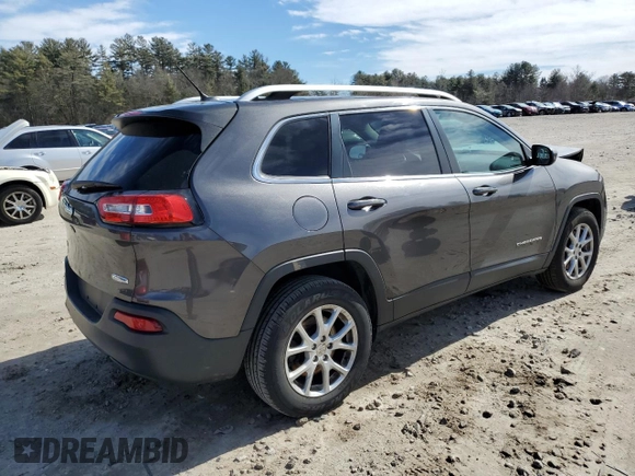 2016 Jeep Cherokee Latitude with VIN 1C4PJMCB0GW371764, listed as a Copart auction lot 47958335 with 121,571 mi miles and Salvage Title. Bid and sale history available at carsss.com. Image 3.