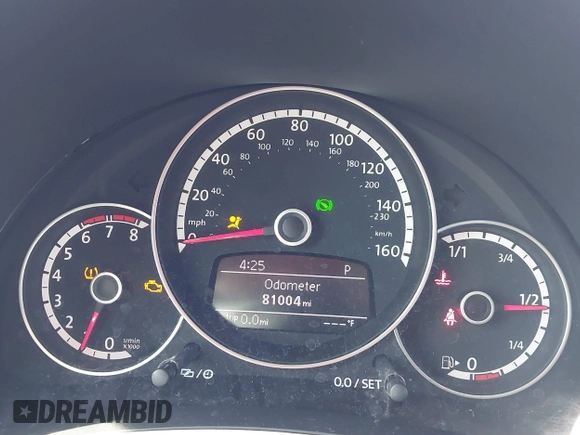 2013 Volkswagen Beetle 2.5L w/Sun/Sound/Nav with VIN 3VWJX7AT5DM606119, listed as a IAAI auction lot 41970253 with 81,004 mi miles and . Bid and sale history available at DreamBid. Image 7.