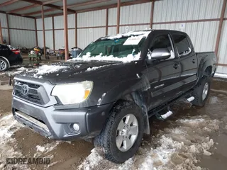 2013 Toyota Tacoma PreRunner with VIN 3TMJU4GN6DM153390, listed as a IAAI auction lot 41300619 with 163,974 mi miles. Bid and sale history available at carsss.com. Image 17.