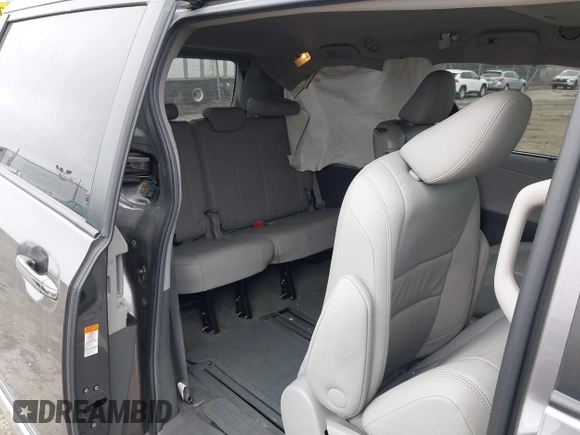 2016 Toyota Sienna XLE with VIN 5TDYK3DCXGS737846, listed as a IAAI auction lot 41782055 with 126,846 mi miles. Bid and sale history available at carsss.com. Image 8.