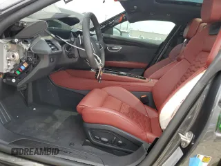 2023 Audi e-tron GT Premium Plus z VIN WAUCJBFWXP7008476, wystawiony jako Copart lot #51587884 z przebiegiem 2421 mil mil oraz . Historia ofert i sprzedaży dostępna na DreamBid. Obrazek 7.