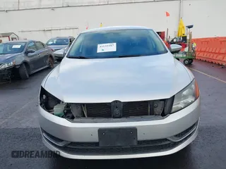 2012 Volkswagen Passat SE с VIN 1VWBP7A31CC049763, выставлен на аукционе IAAI как лот 41135187 с пробегом 188 966 миль миль и . История ставок и продаж доступна на DreamBid. Изображение 13.