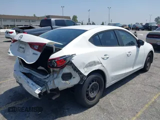 2015 Mazda 3 i Sport z VIN 3MZBM1U72FM168302, wystawiony jako IAAI lot #42331347 z przebiegiem 122 801 mil mil oraz . Historia ofert i sprzedaży dostępna na DreamBid. Obrazek 4.