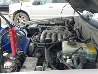 2002 Toyota 4Runner SR5 z VIN JT3GN86R120240511, wystawiony jako IAAI lot #42194797 z przebiegiem 325 658 mil mil oraz . Historia ofert i sprzedaży dostępna na DreamBid. Obrazek 13.