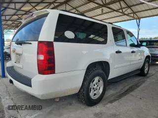2007 Chevrolet Suburban LS with VIN 1GNFC16JX7R401981, listed as a Copart auction lot 64618945 with 153,205 mi miles and Clean title. Bid and sale history available at DreamBid. Image 3.