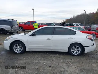 2009 Nissan Altima 2.5 S with VIN 1N4AL21EX9C143184, listed as a IAAI auction lot 41108362 with 195,564 mi miles. Bid and sale history available at carsss.com. Image 14.