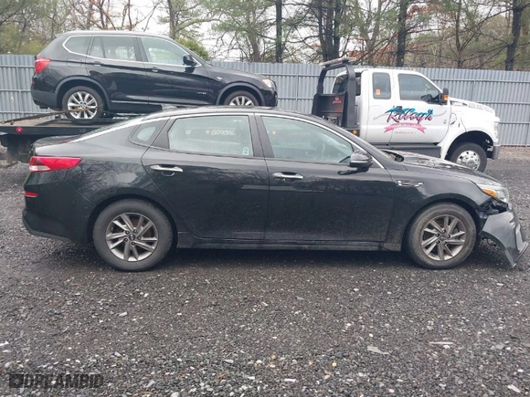 2020 Kia Optima LX with VIN 5XXGT4L33LG426948, listed as a IAAI auction lot 41741270 with 45,703 mi miles. Bid and sale history available at carsss.com. Image 13.
