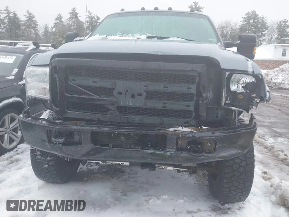 2006 Ford F-250 XL z VIN 1FTSX21526EB97324, wystawiony jako IAAI lot #41541311 z przebiegiem 73 721 mil mil oraz . Historia ofert i sprzedaży dostępna na DreamBid. Obrazek 6.